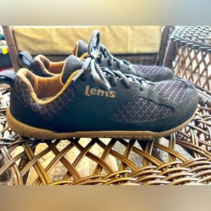 LEMS Womens Primal 2 sneakers. Size 40 or 9 womens 7.5 mens EUC